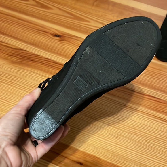 Toms Sz 8 black wedge booties - Picture 2 of 3